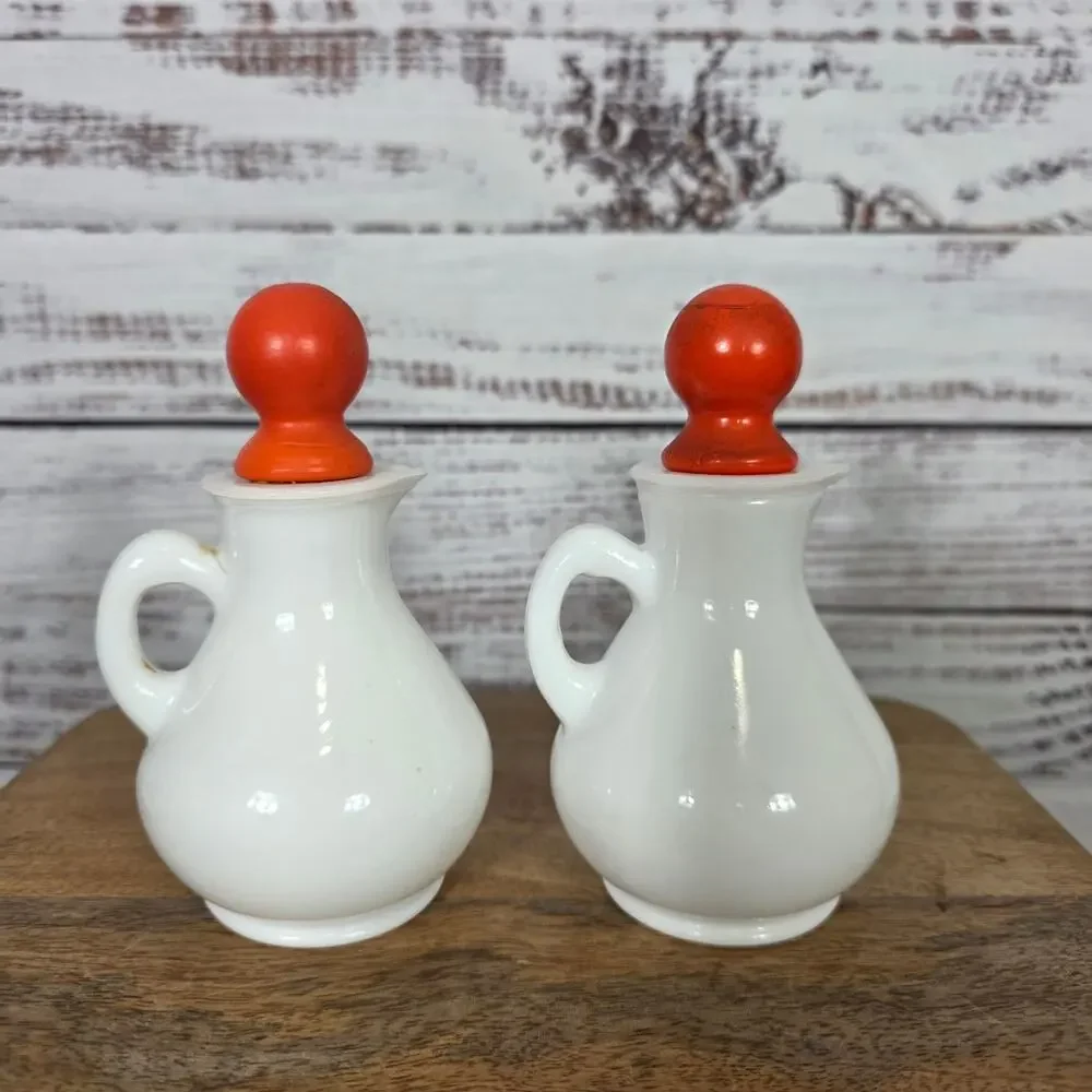 VTG Avon Strawberry and Cream Milk Glass Pitcher Bath Foam Bottle Decanter 2
